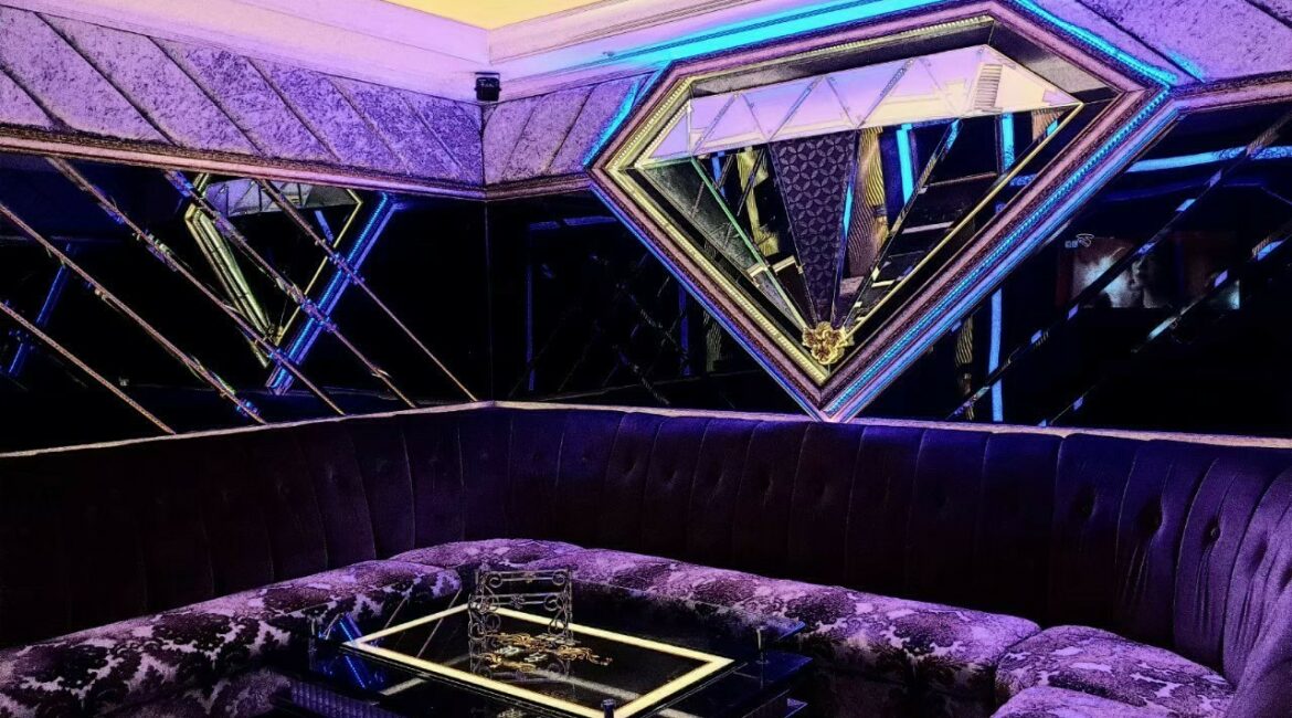 LINE ALBUM 名媛包廂 221111