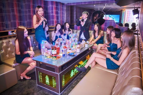 TALKINGBAR是百分之50的新手小白,都會跟女孩練習互動的練功坊 7 TALKINGBAR